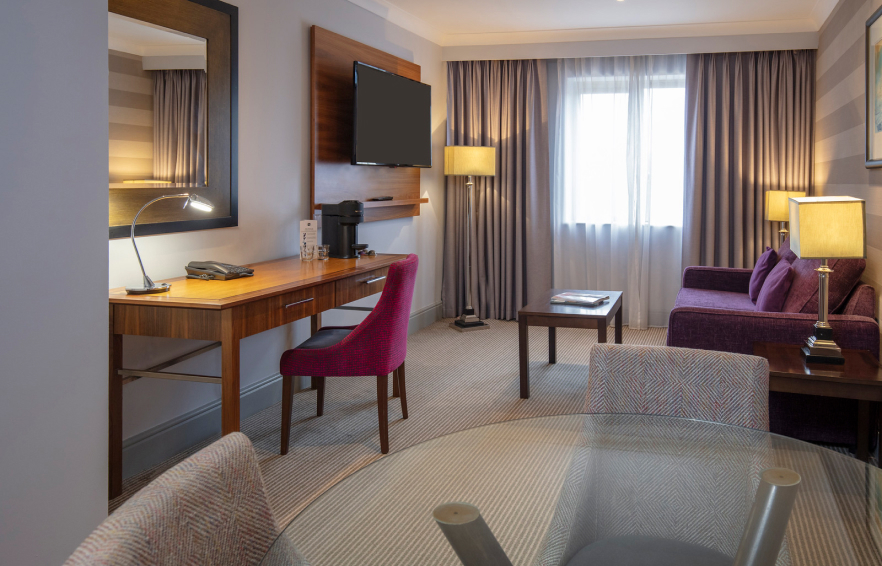 Carousel Desktop Junior Suite 2