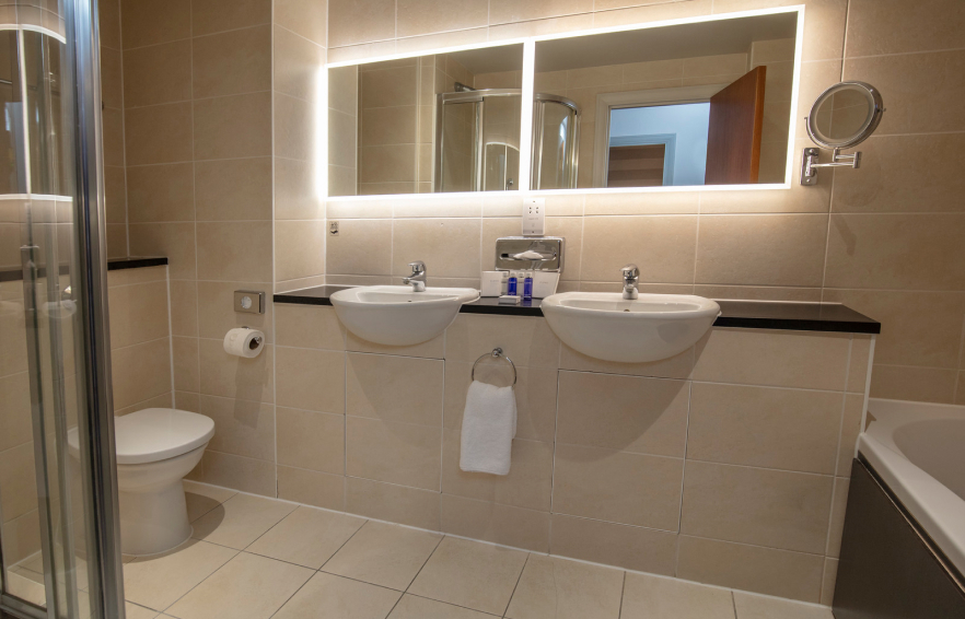 Carousel Desktop Junior Suite 3