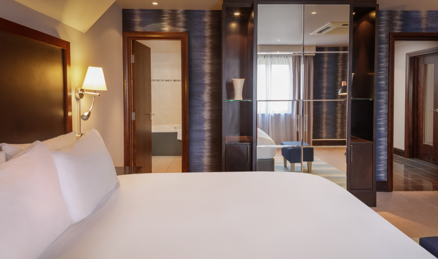 SUITES