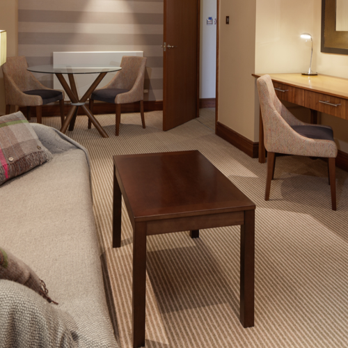 <p>PENTHOUSE LOUNGE</p>